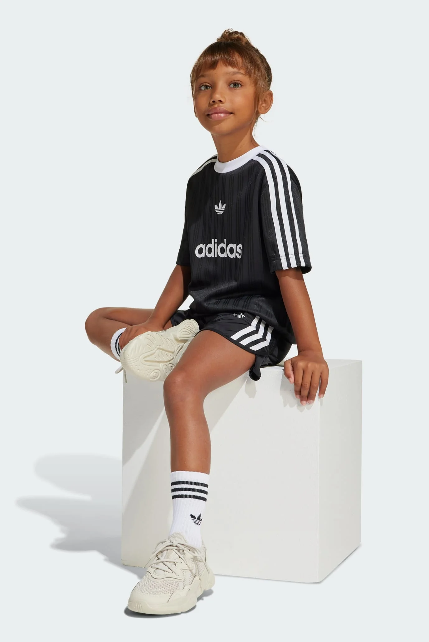 Детский черный комплект (футболка, шорты) Football Kids adidas