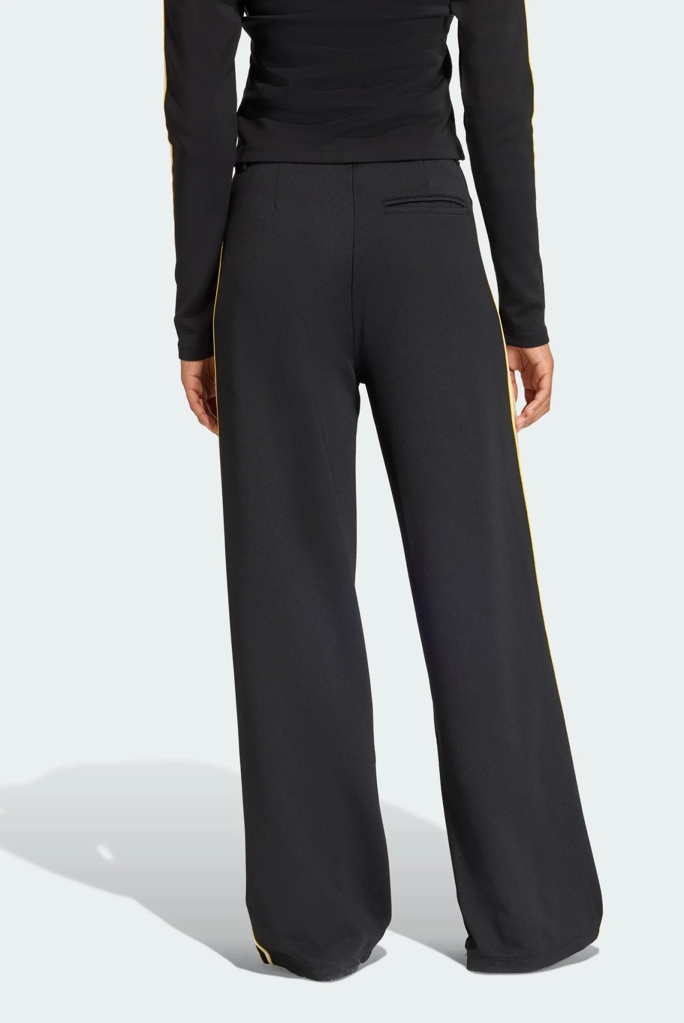 Женские черные спортивные брюки SPORT TAILORED adidas KD2963 — MD