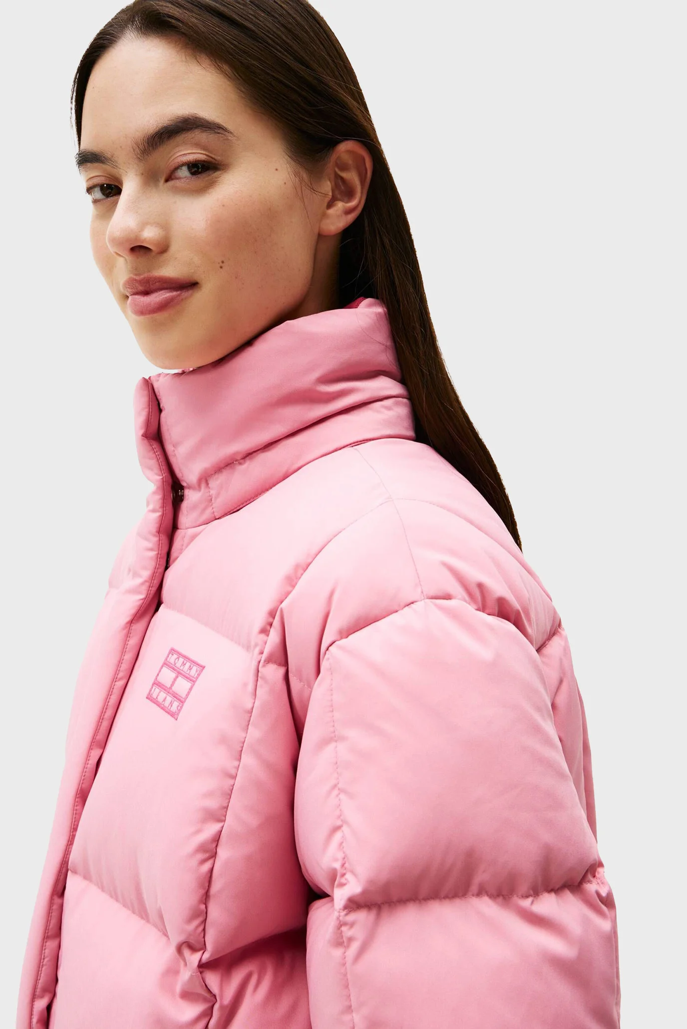Жіночий рожевий пуховик ALASKA Tommy Jeans DW0DW21623 — MD-Fashion