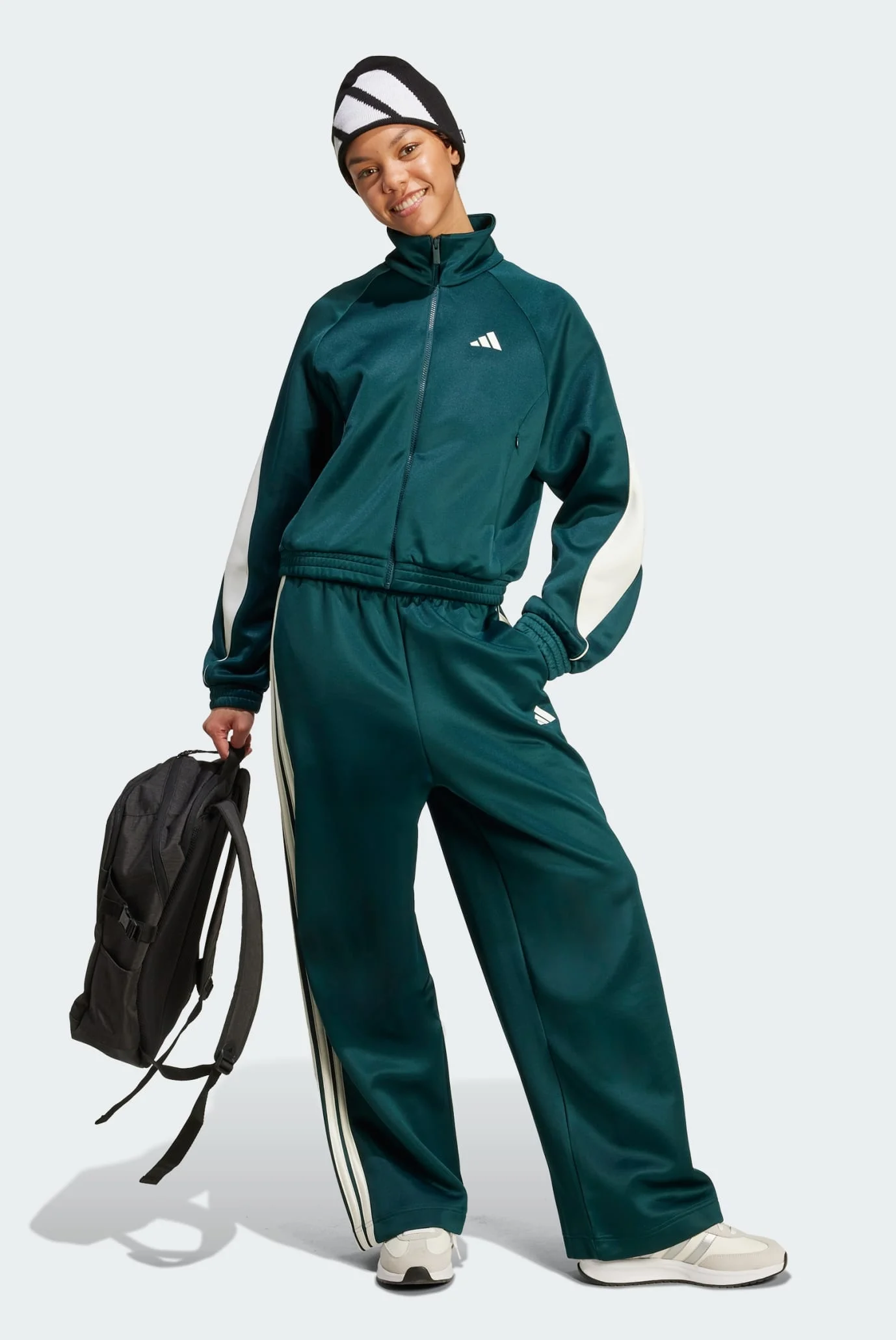 Женская зеленая спортивная кофта Stadium adidas JW0528 — MD-Fashion