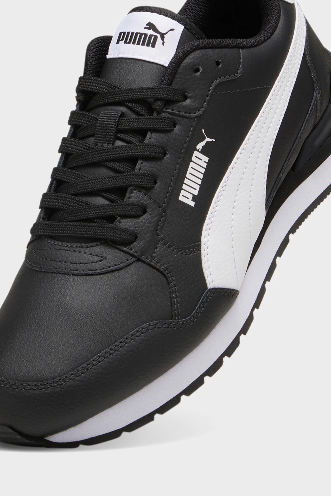 Черные кожаные кроссовки ST Runner v4 Leather Sneakers Unisex PUMA