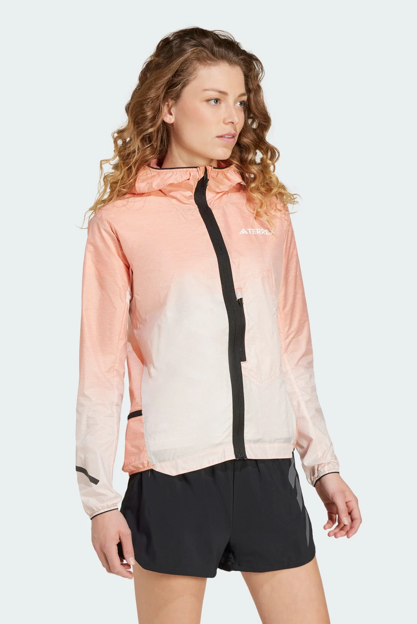 Жіноча рожева вітровка Terrex Xperior Light adidas IT3435 — MD-Fashion