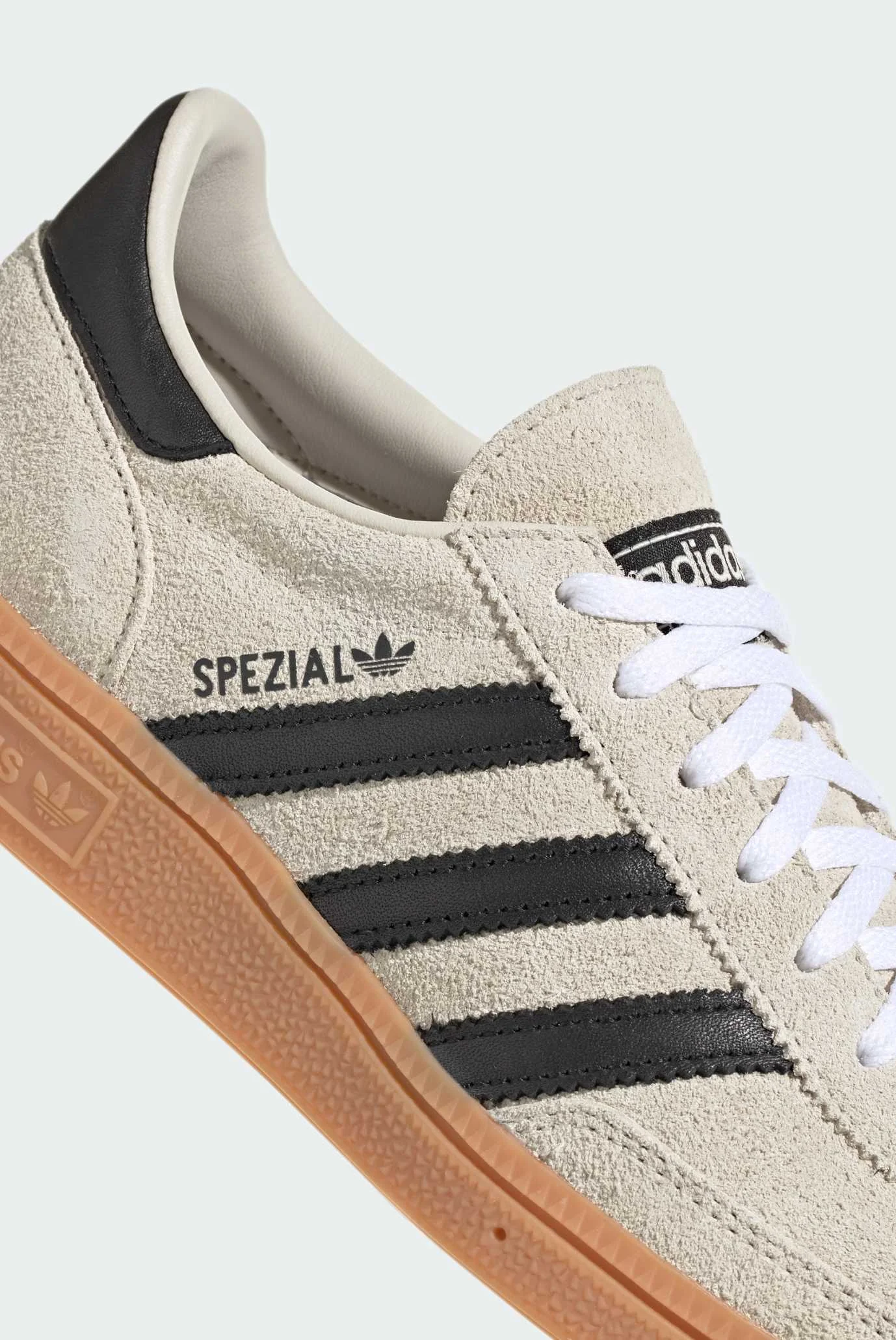 Женские бежевые замшевые сникерсы Handball Spezial adidas IF6562