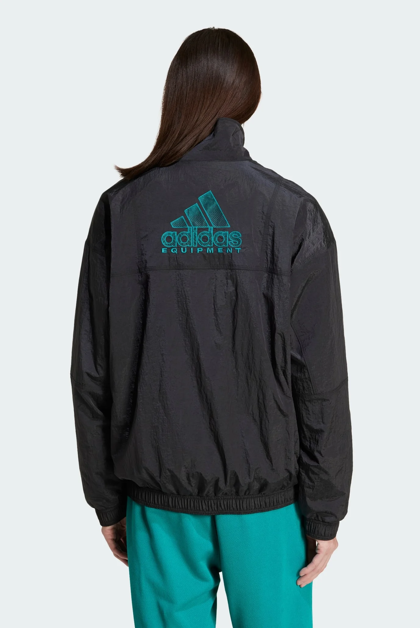 sportivnaya-kofta-eqt-adidas-