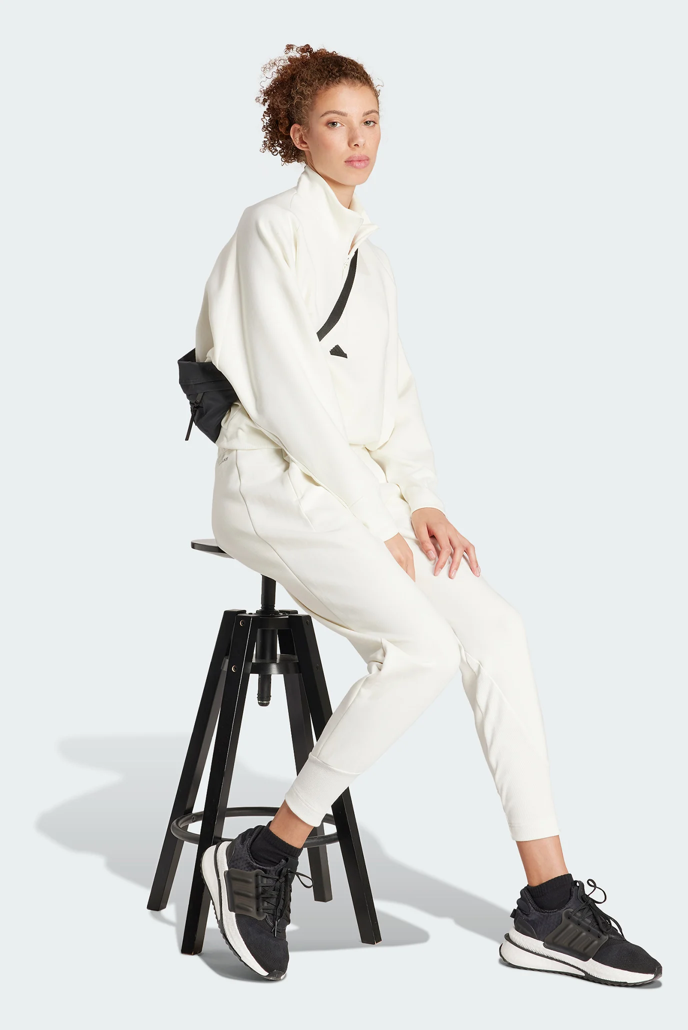Женская белая спортивная кофта Z.N.E. Quarter-Zip adidas IS3898