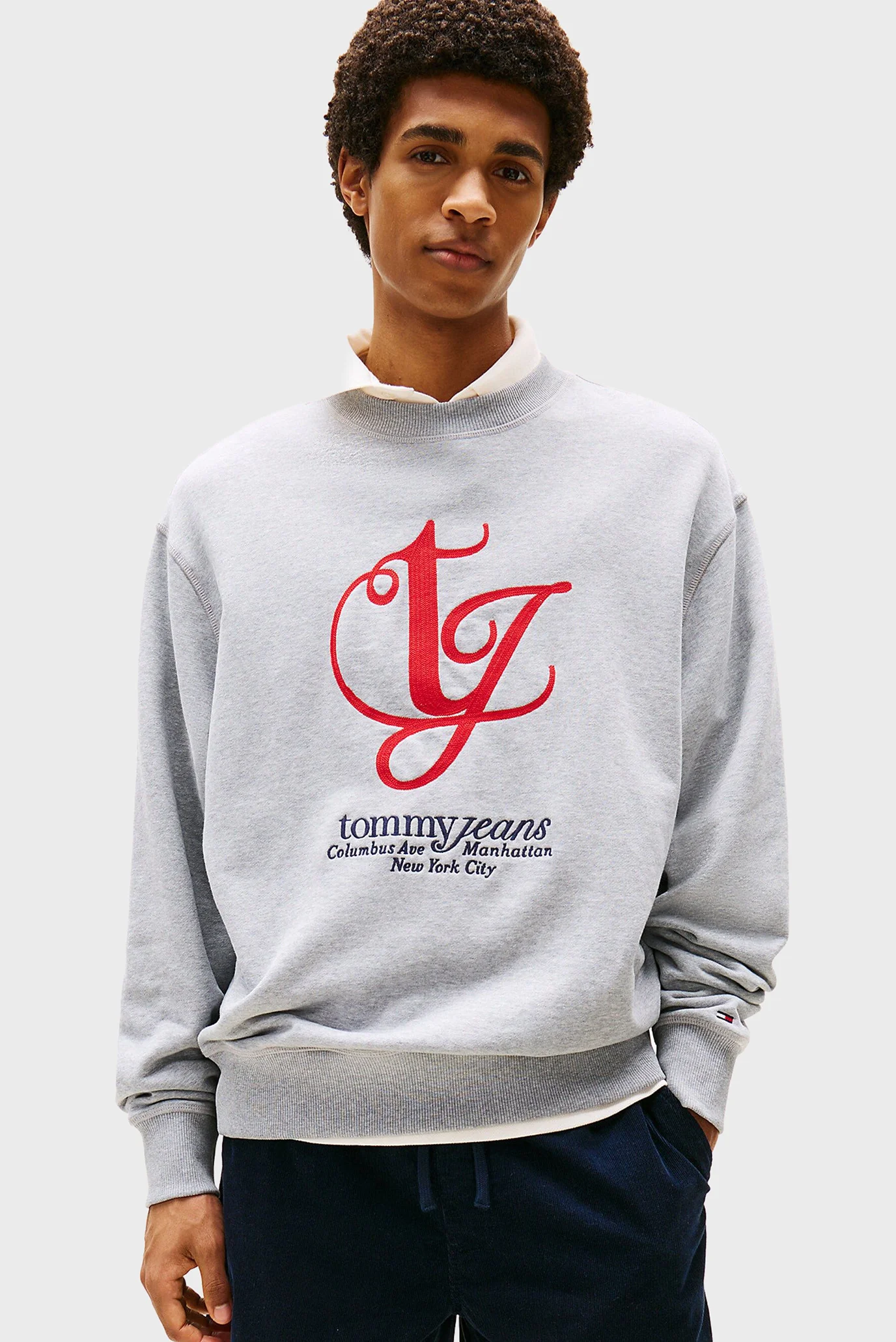 とみー Чоловічий світло-сірий світшот MONOGRAM LOGO Tommy Jeans