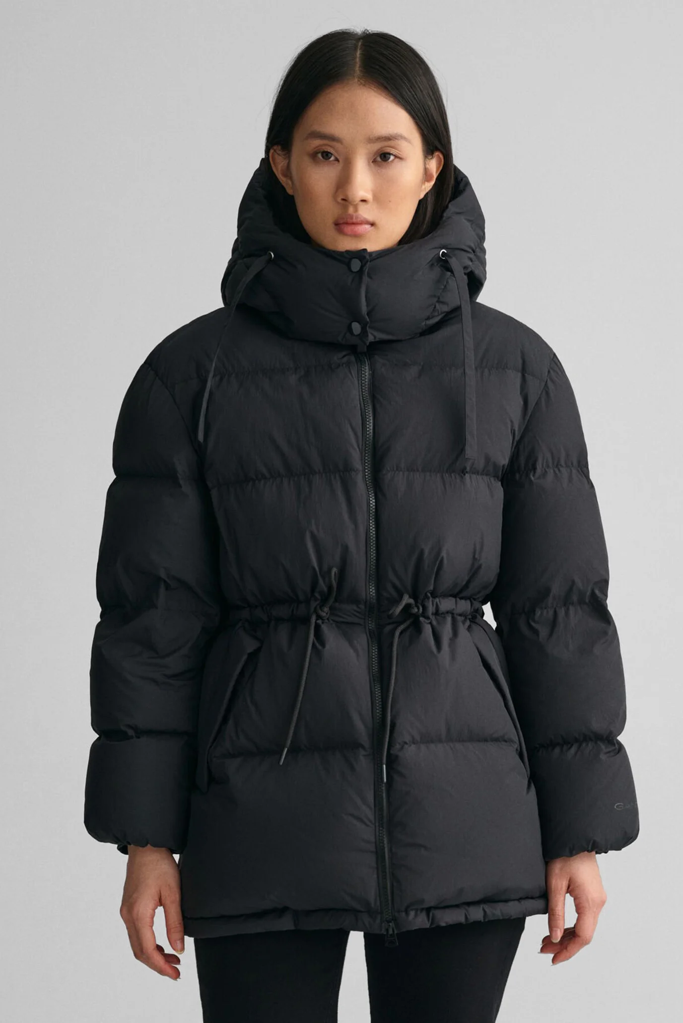 Жіночий чорний пуховик MID LENGTH DOWN JACKET Gant 4700284 — MD