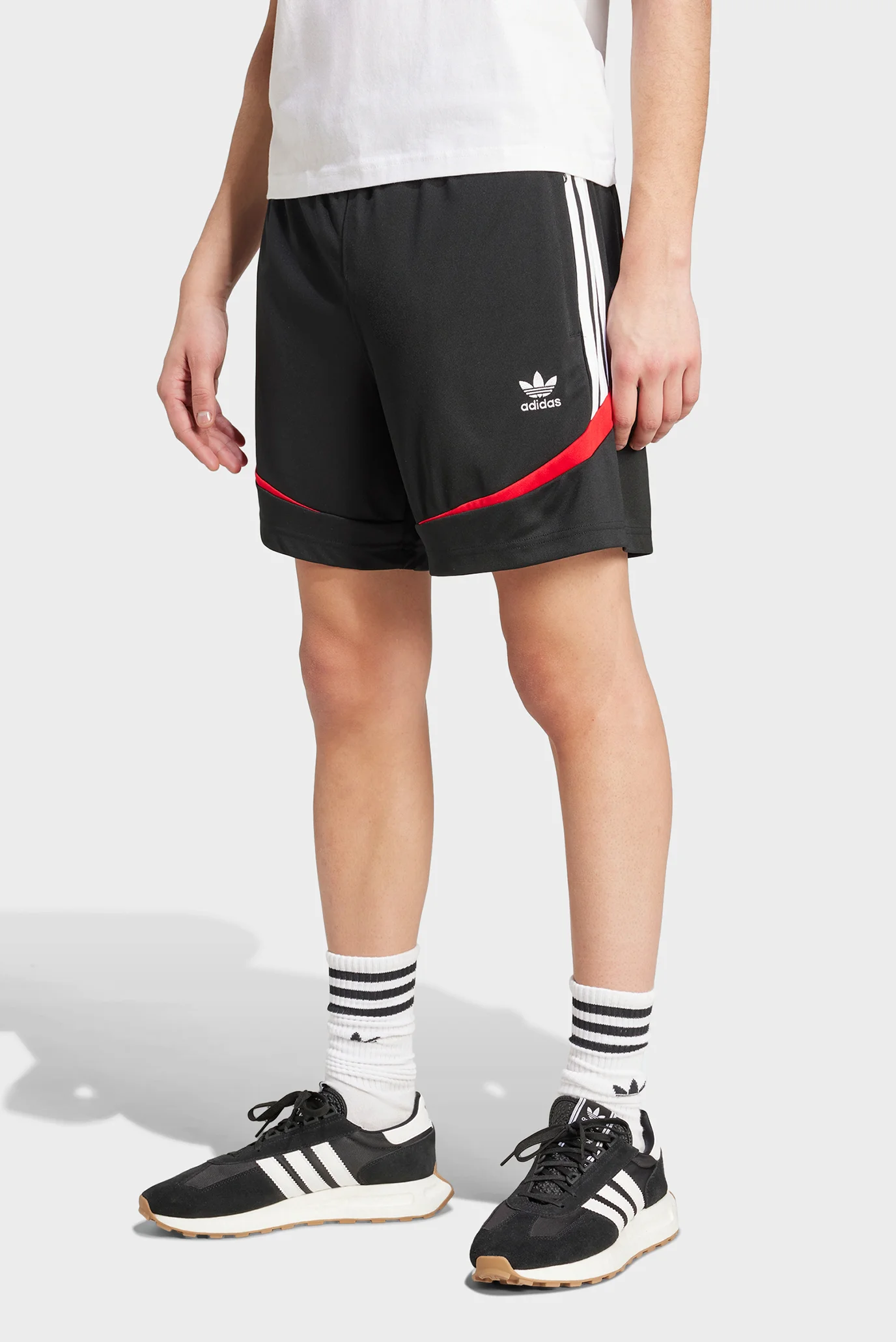 あちゃ Мужские черные шорты Archive adidas IX9642 — MD-Fashion
