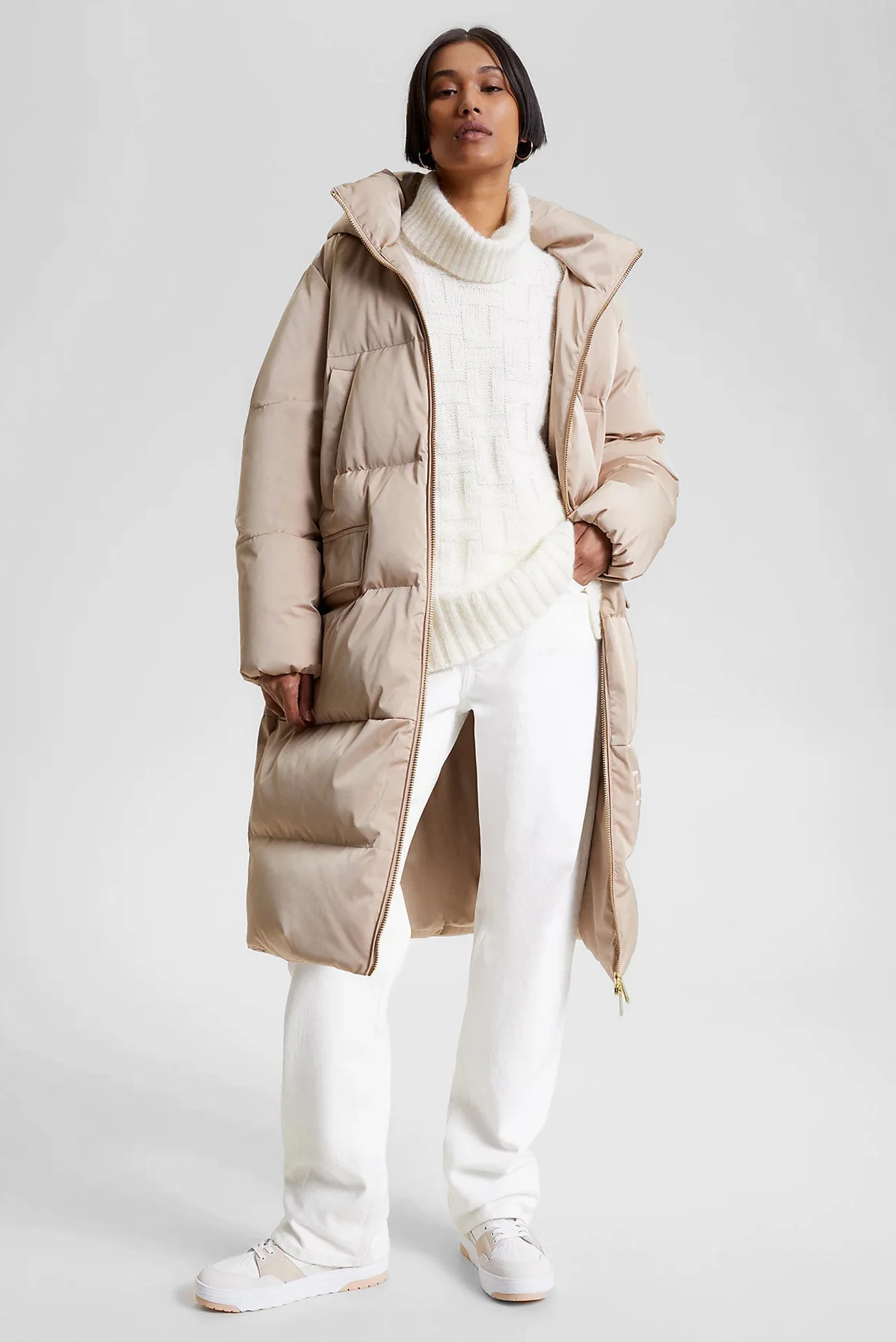 【美品】Hug O War ストームフラップオーバーガウンコート 23FW 雅姫 Жіночий бежевий пуховик SATEEN HOODED DOWN MAXI Tommy Hilfiger