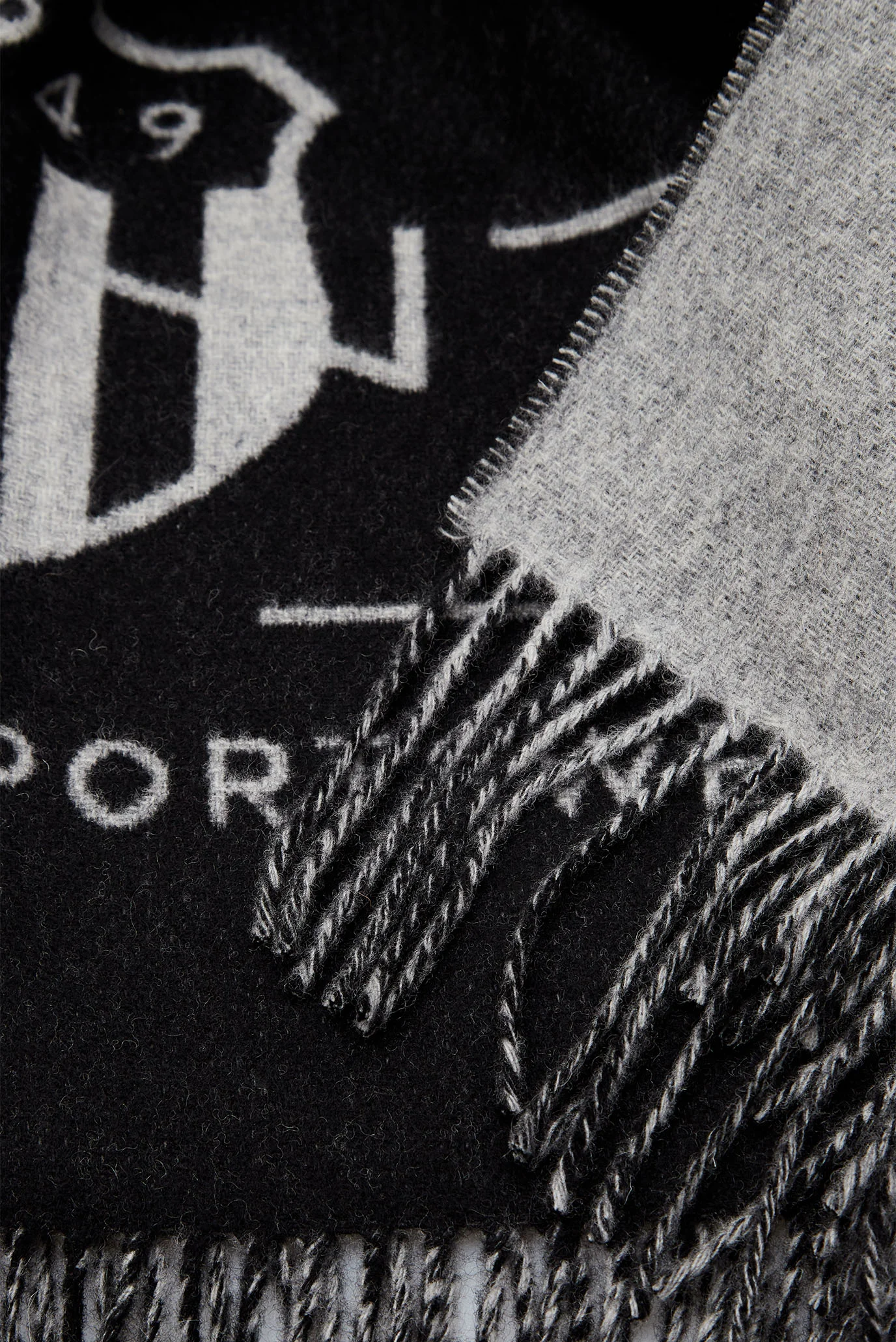 Мужской черный шерстяной шарф TONAL ARCHIVE WOVEN SCARF Gant