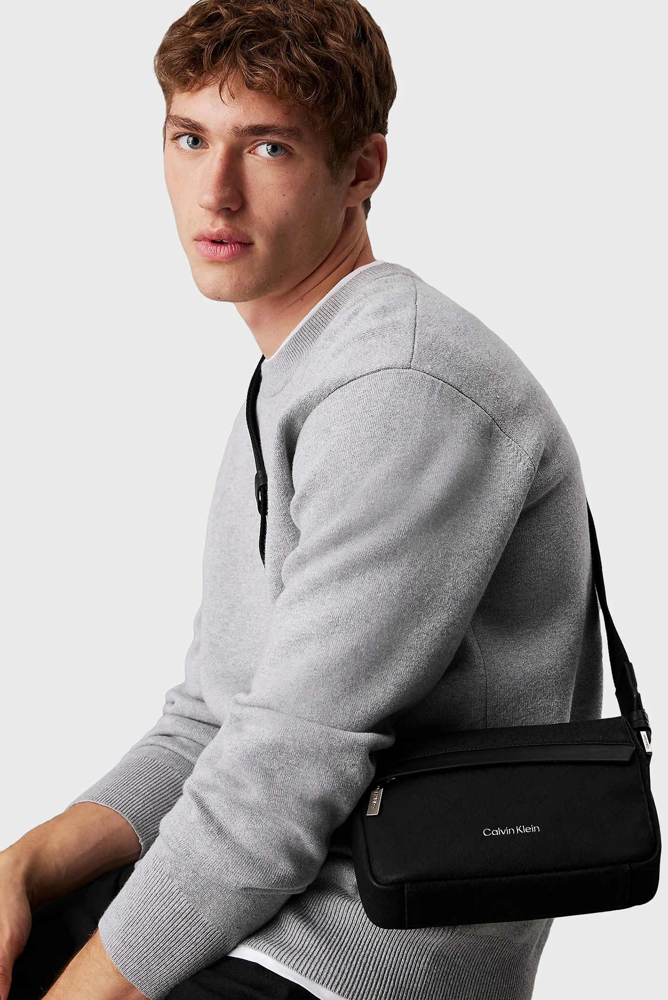 Чоловіча чорна сумка з візерунком CK MUST CAMERA BAG MONO Calvin
