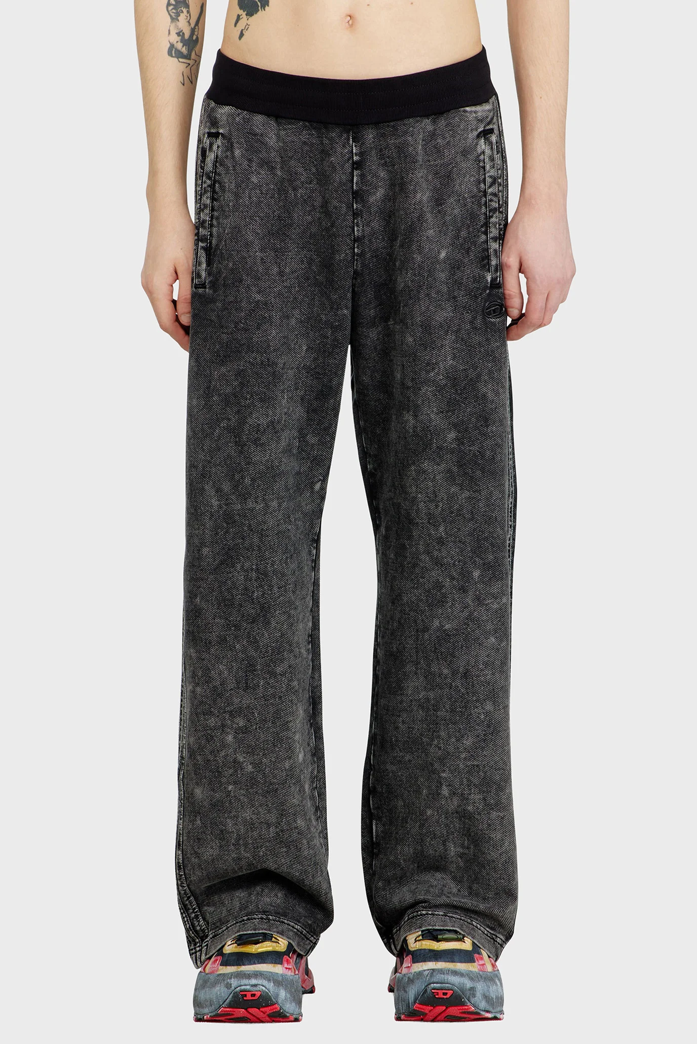 Мужские черные спортивные брюки P-ALT Diesel A19939 0DCCJ — MD-Fashion