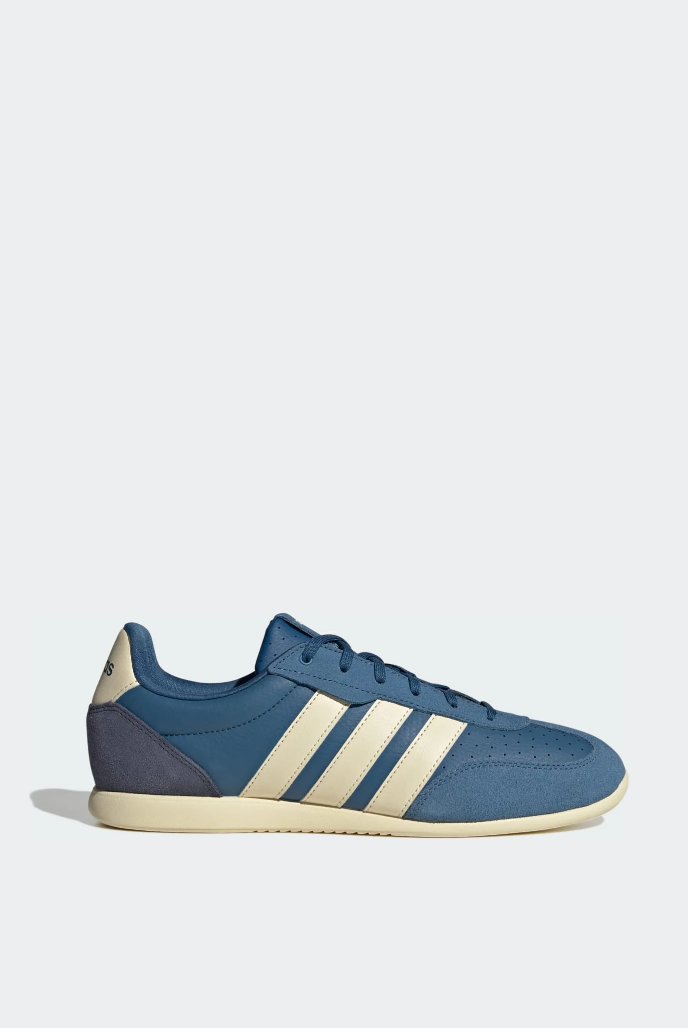Чоловічі сині кросівки BARREDA LO adidas HQ7378 — MD-Fashion