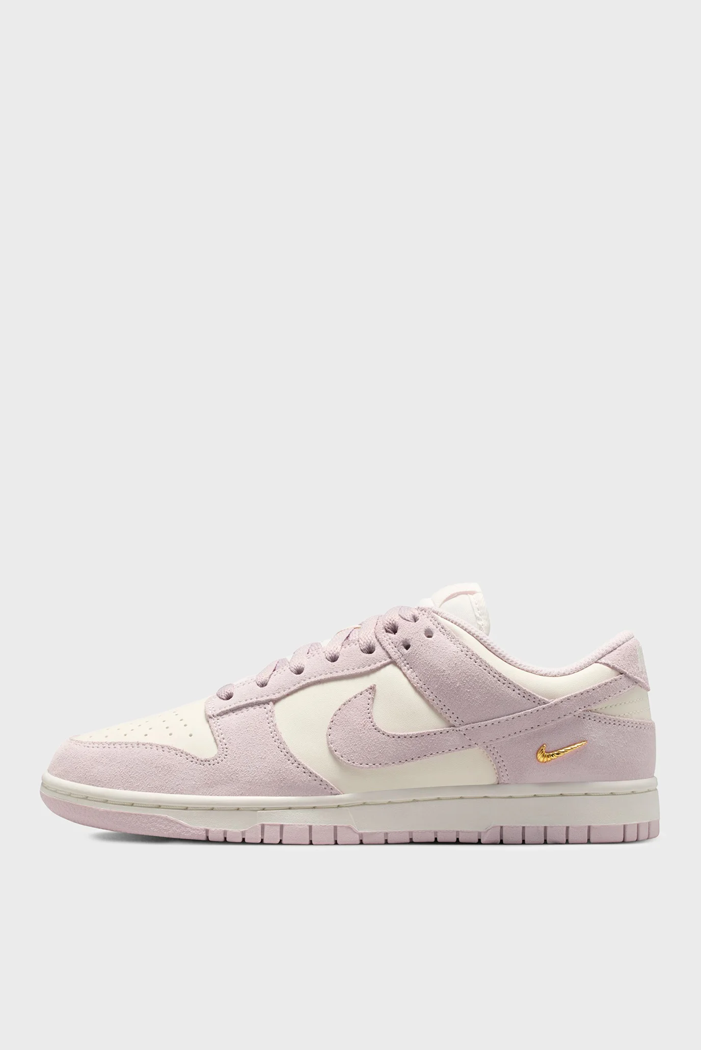 スニーカー NIKE DUNK LOW Жіночі замшеві кросівки WMNS NIKE DUNK LOW Nike IO4244-100 — MD