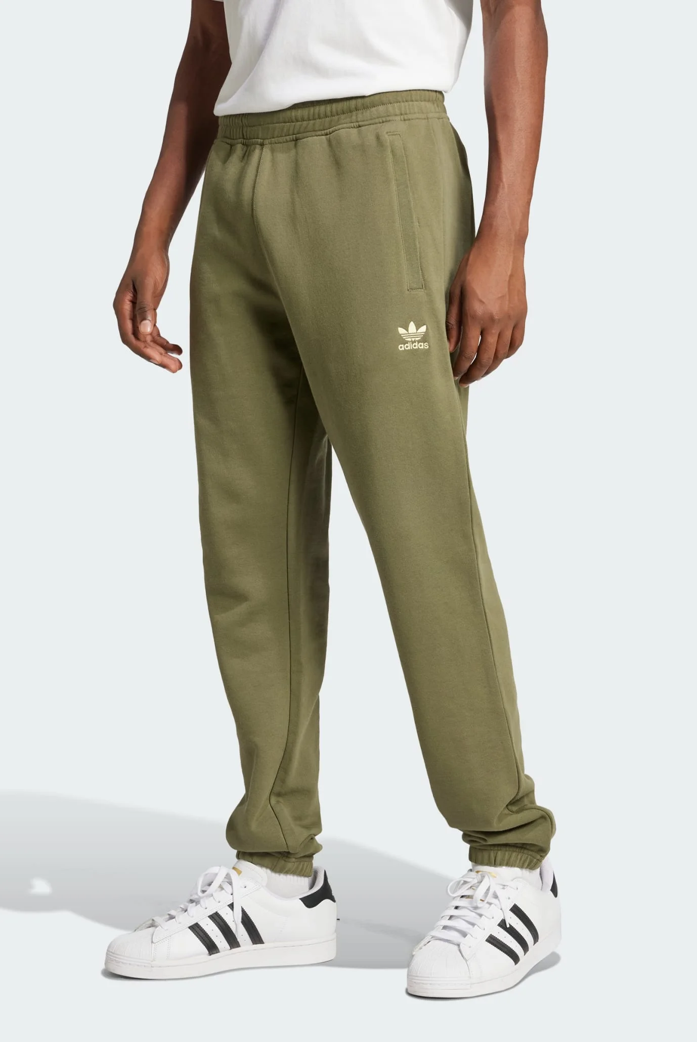 おいで Чоловічі оливкові спортивні штани Trefoil Essentials adidas IX7688