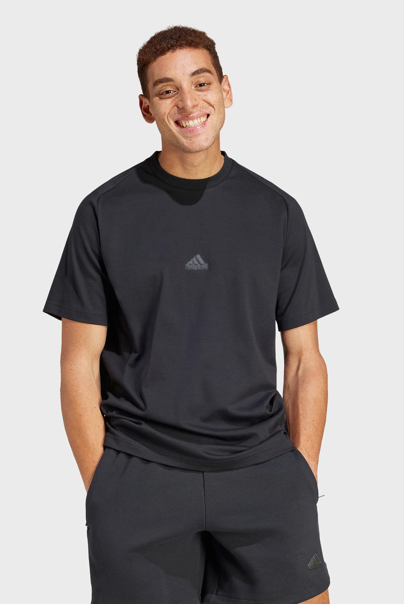 Мужская черная футболка Z.N.E. adidas IR5217 — MD-Fashion