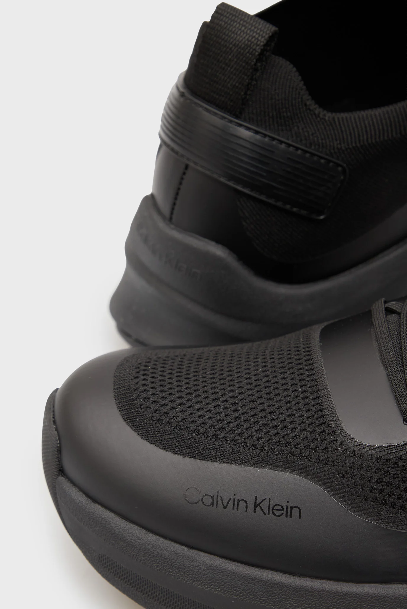 Мужские черные кроссовки CHUNKY RUNNER Calvin Klein YM0YM01457