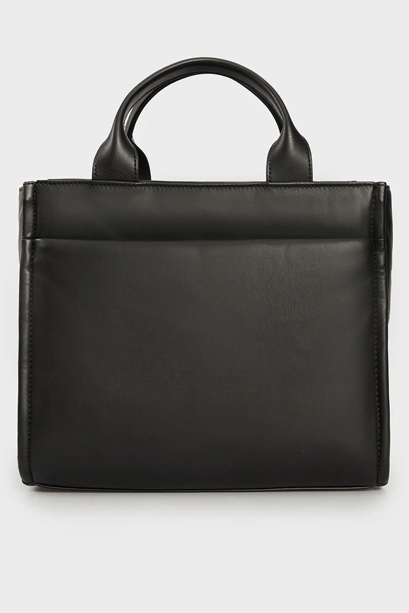 DKNY ブラックロゴ型押し 大容量3層ショルダーバッグ 美品 DKNY ロゴ