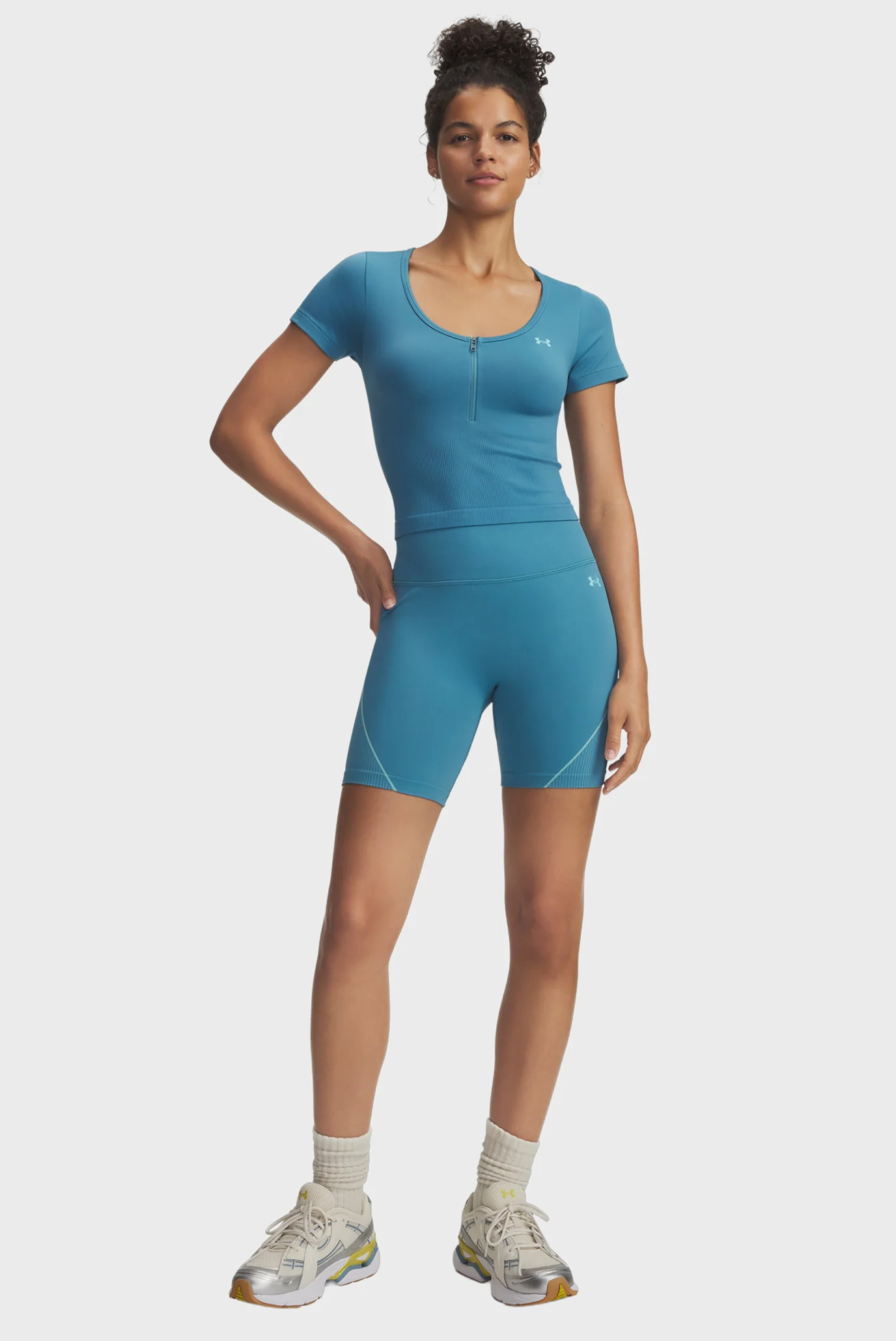 アンプラリア　グラウンドピッチャー付き Женские голубые велосипедки UA Vanish Seamless Short Under Armour