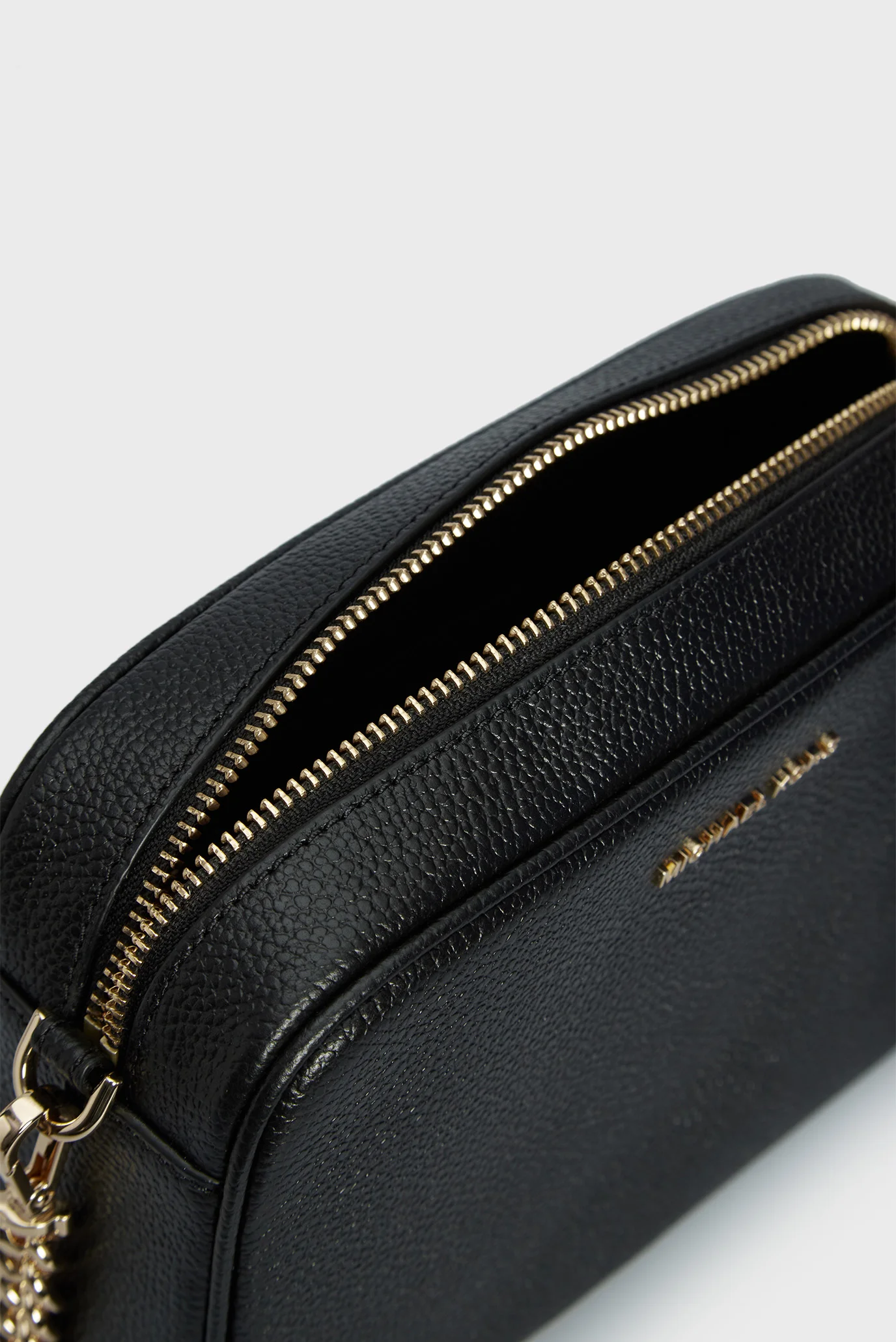 Женская черная кожаная сумка JET SET MD CAMERA BAG Michael Kors
