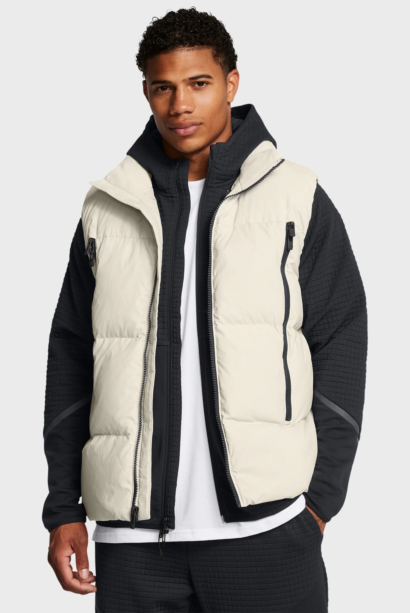 Мужской белый жилет LIMITLESS DOWN VEST Under Armour 1384642-110