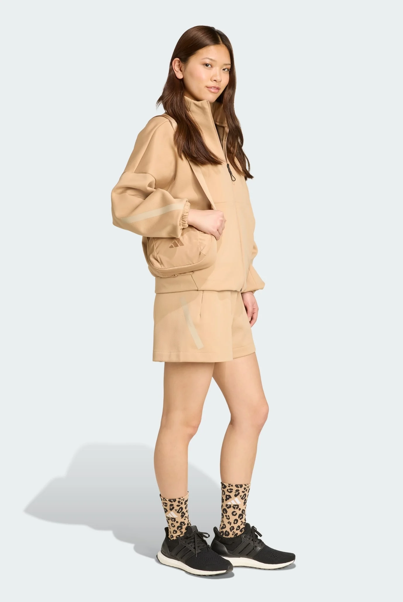 Жіноча бежева спортивна кофта adidas Z.N.E. adidas JW7776 — MD-Fashion