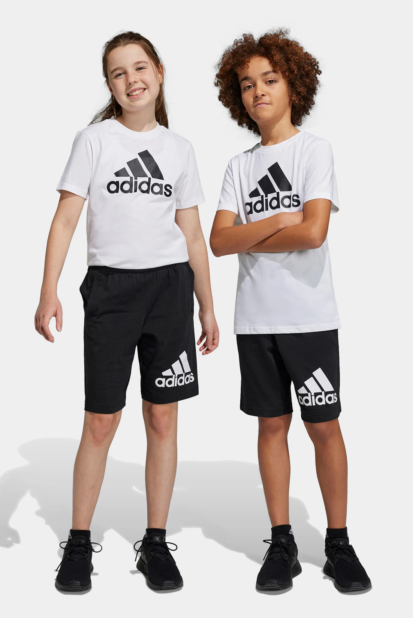 Дитячі чорні шорти Essentials Big Logo Cotton adidas HY4718 — MD