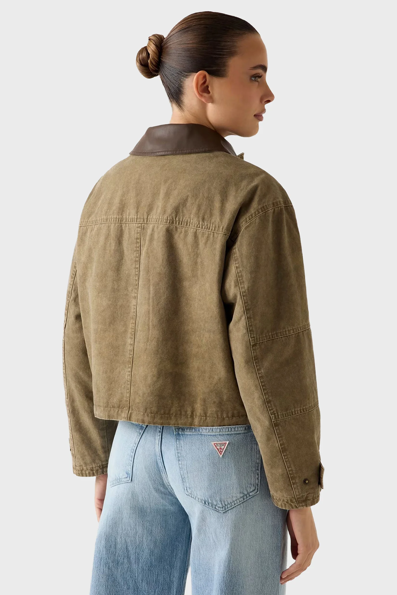 かわわた Женская оливковая куртка Guess W6RL51.WL372;F8BC — MD-Fashion