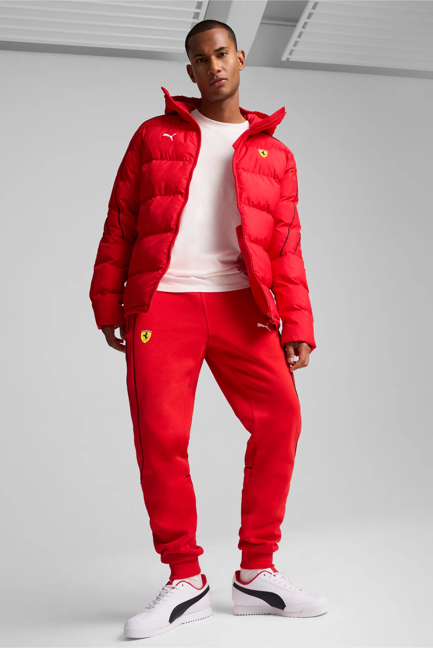 極美品 HOLIDAY ホリデイ 25SS TRACK JACKET レッド HOLIDAY（ホリデイ）の「TRACK JACKET トラックジャケット（ジャージ