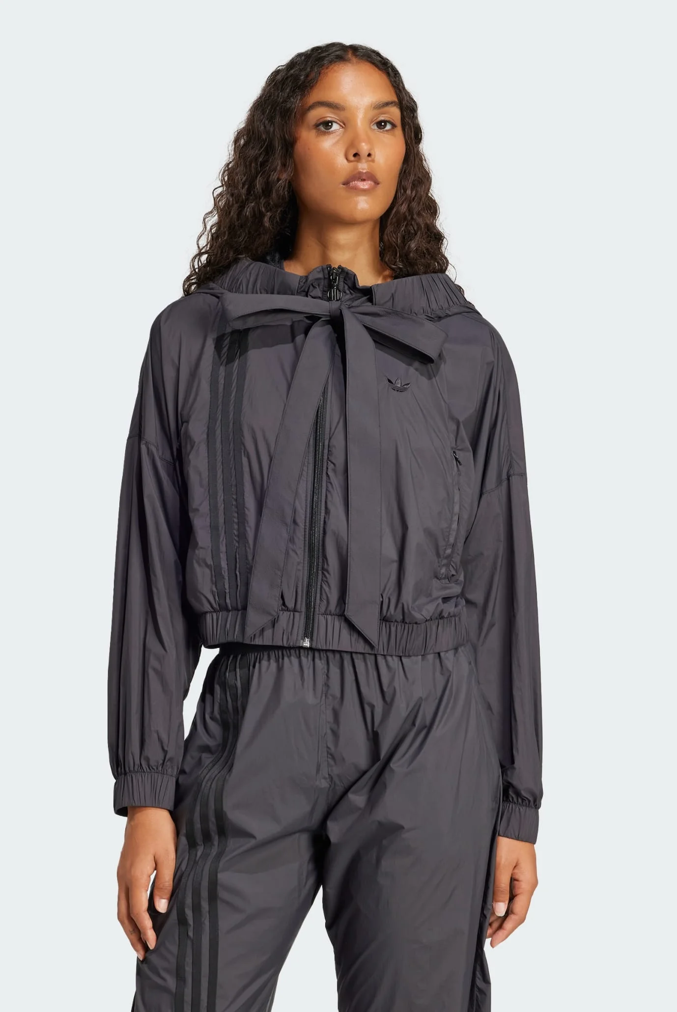 Жіноча чорна вітровка Ruched Light adidas JJ0905 — MD-Fashion