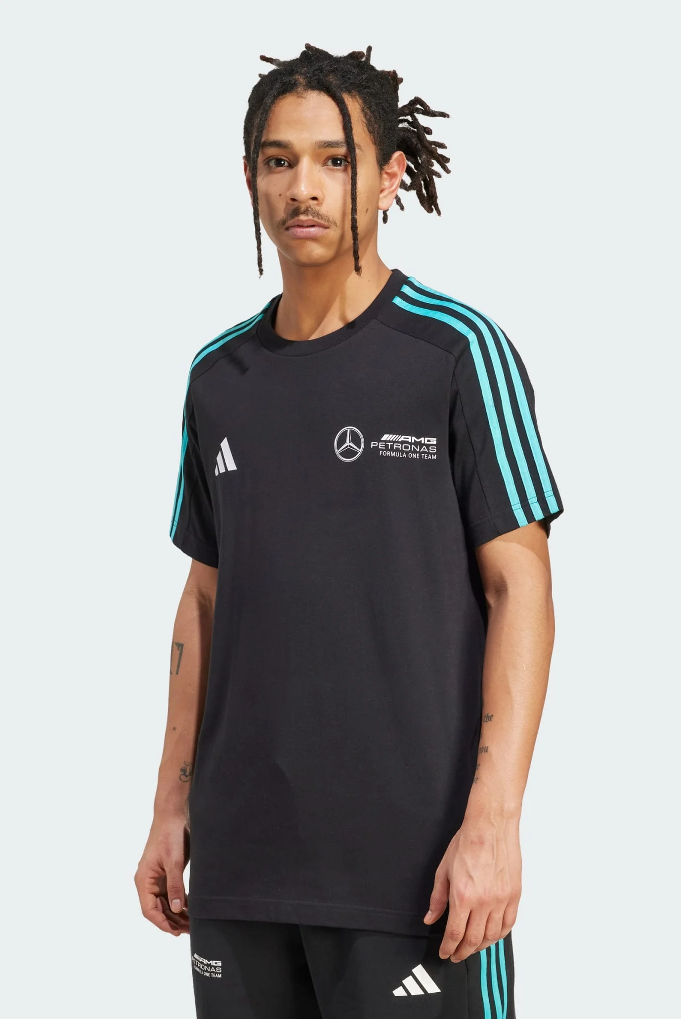 futbolka-mercedes-amg-petronas