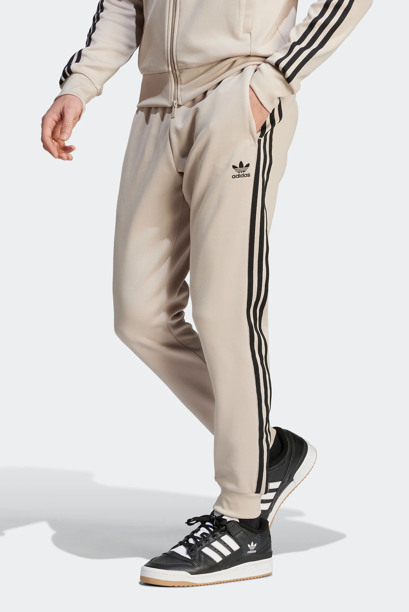 Чоловічі бежеві спортивні штани Adicolor Classics SST adidas