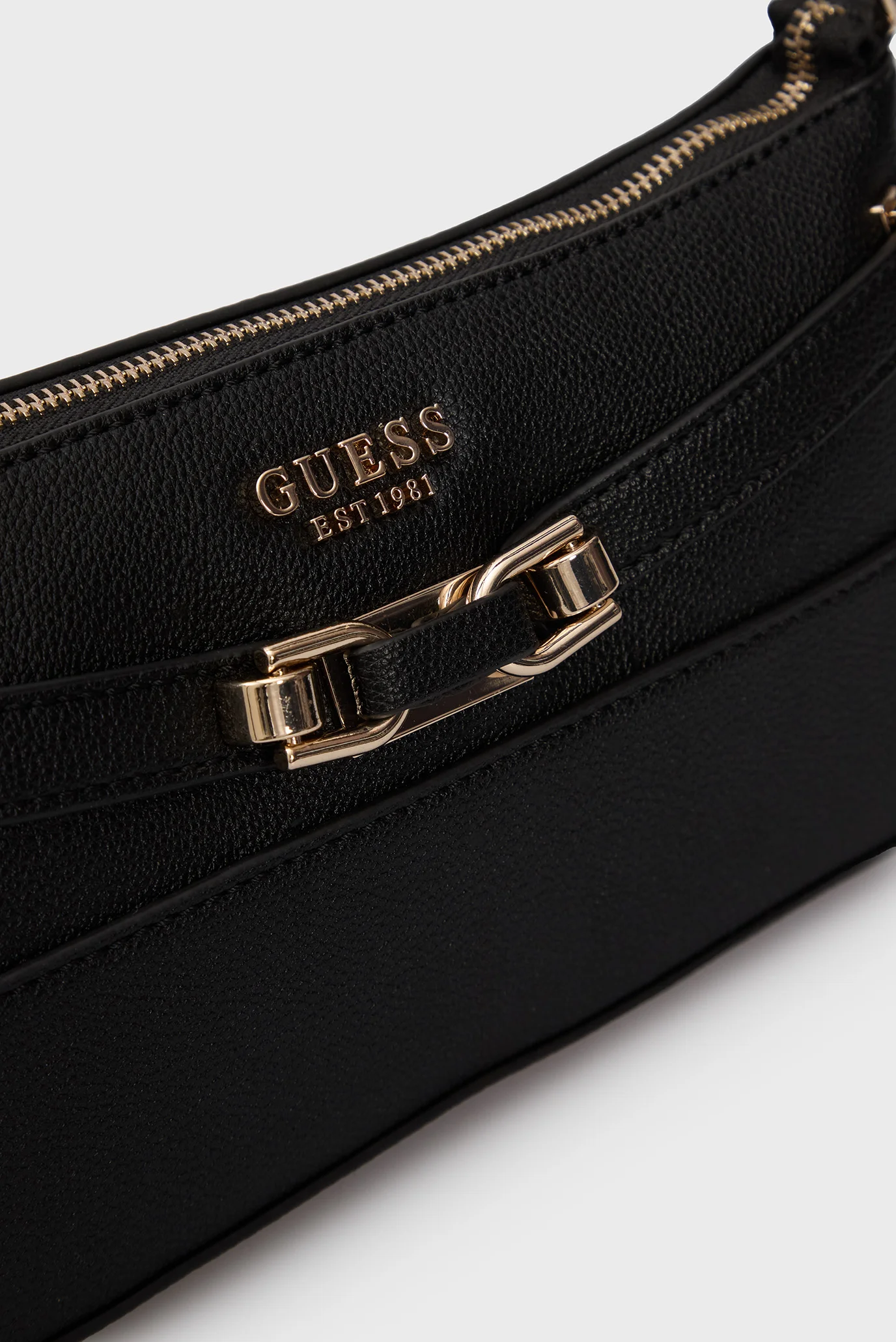 Жіноча чорна сумка SILVYE SHOULDER BAG Guess HWBG9527170 — MD-Fashion