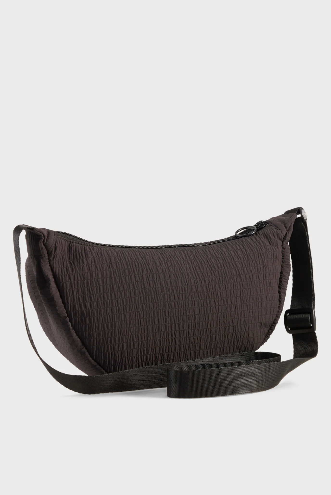 Жіноча чорна сумка Half Moon Bag PUMA 092707_01 — MD-Fashion