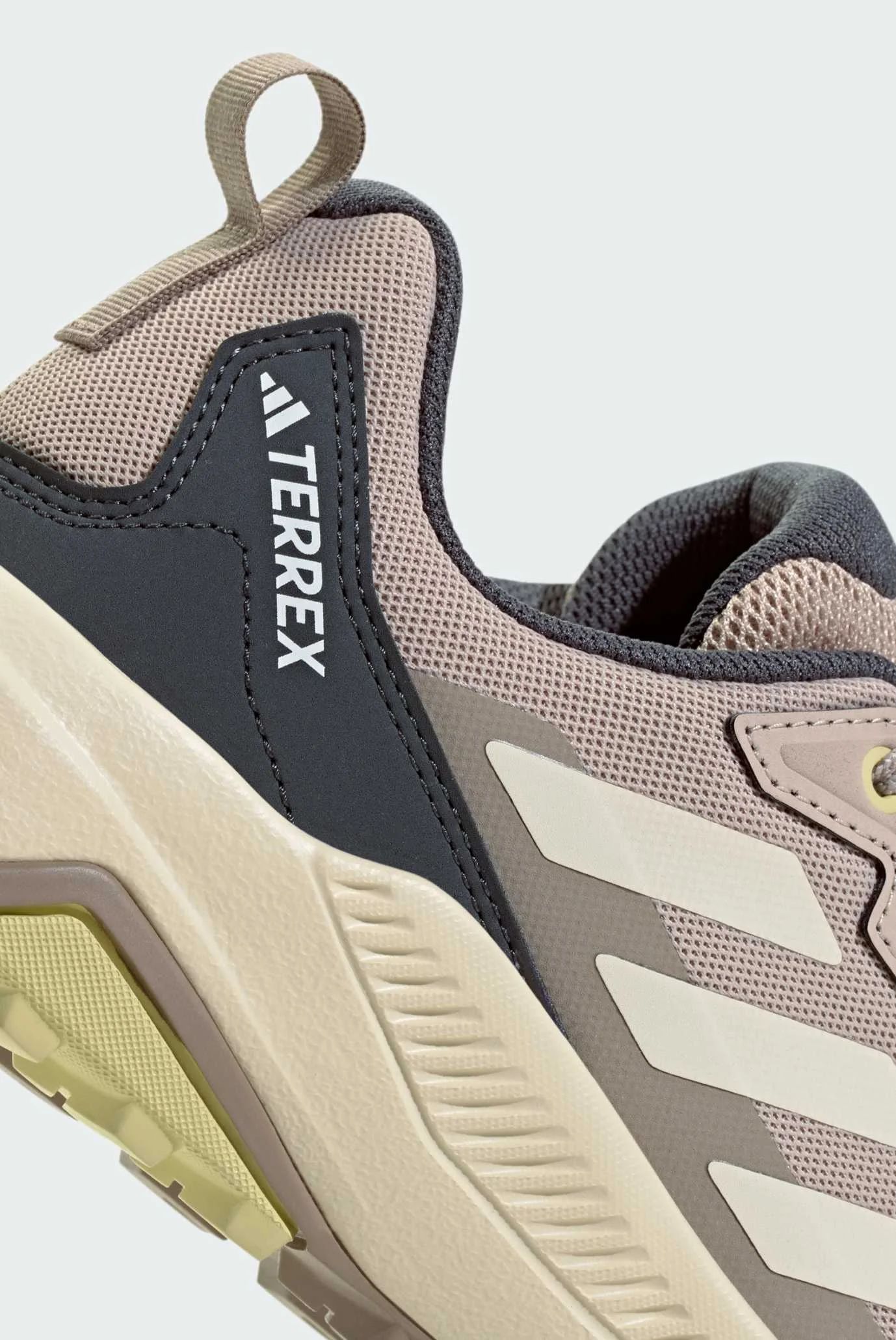 Жіночі бежеві кросівки Terrex Anylander adidas KJ0868 — MD-Fashion