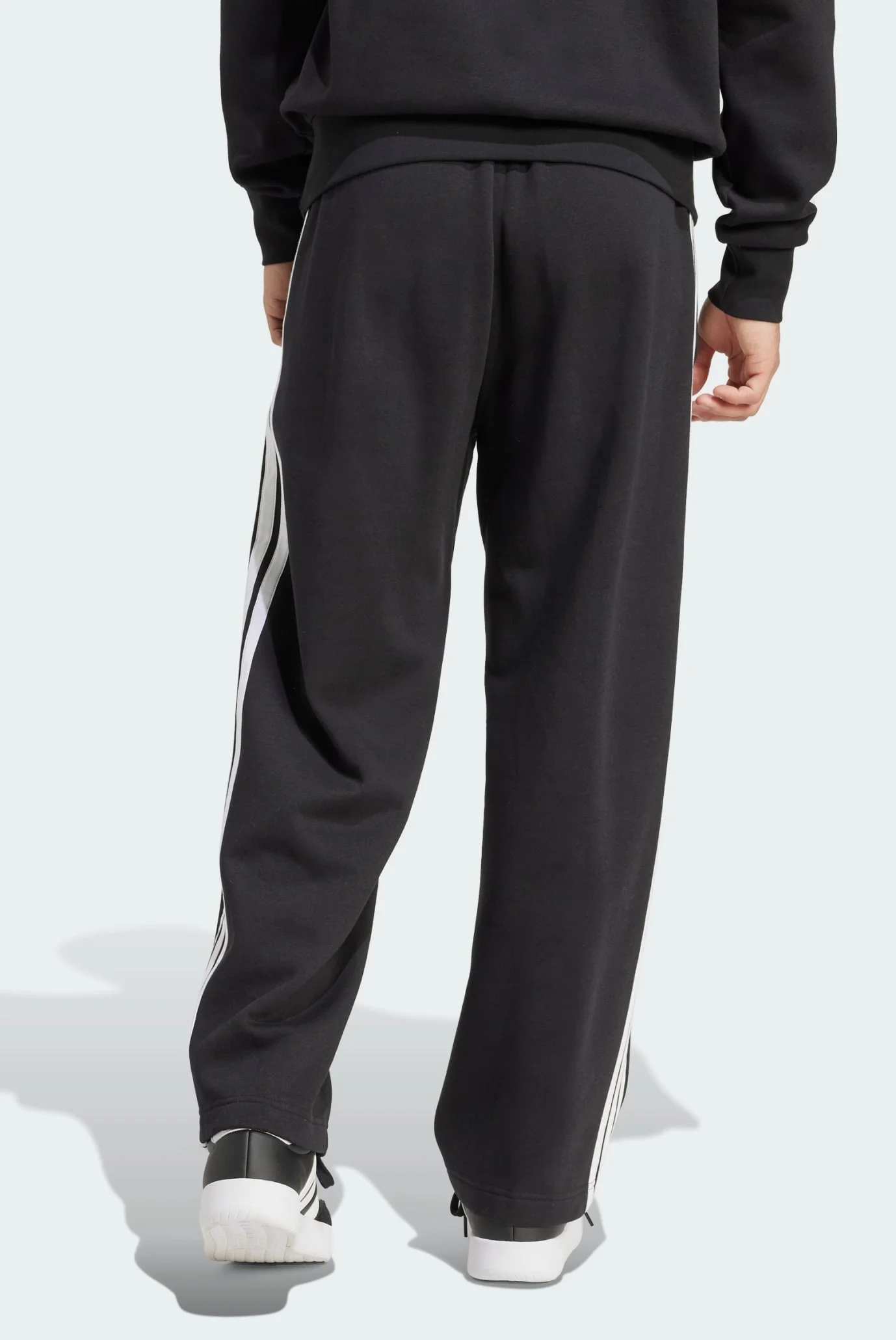 Чоловічі чорні спортивні штани Essentials 3-Stripes Fleece Wide