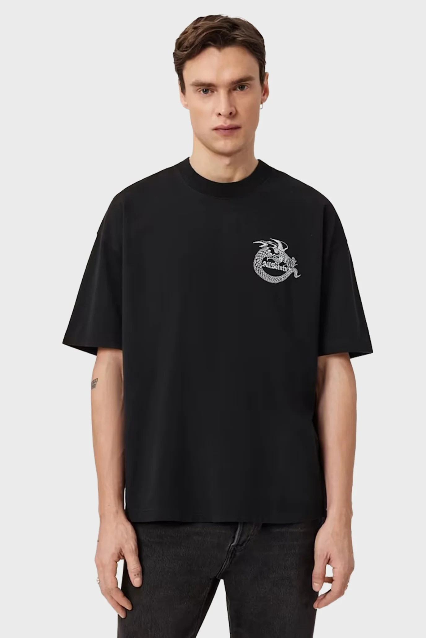 アッキーラ Чоловіча чорна футболка TERRA AllSaints M023PE — MD-Fashion
