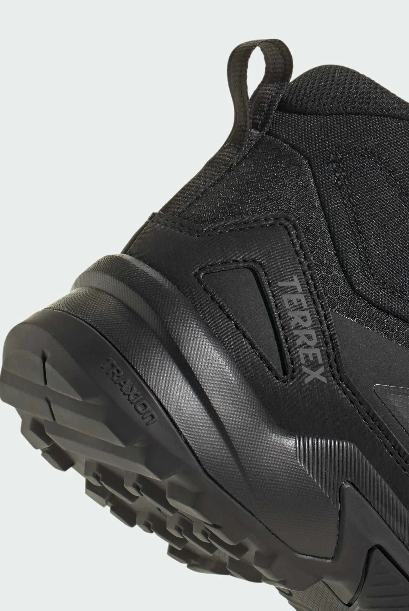 Мужские черные ботинки Terrex Eastrail 3 Mid Climaproof adidas