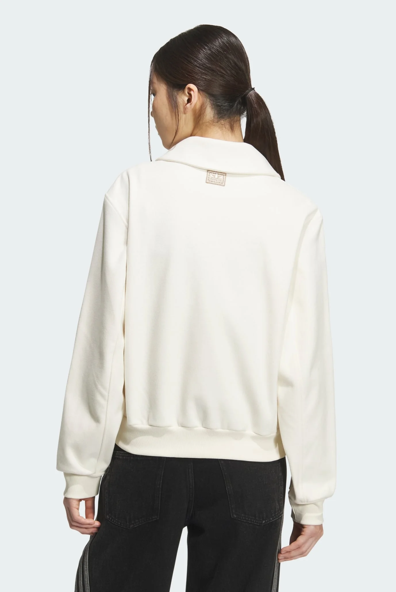 Женская белая спортивная кофта LNY HALFZIP adidas KT0725 — MD-Fashion