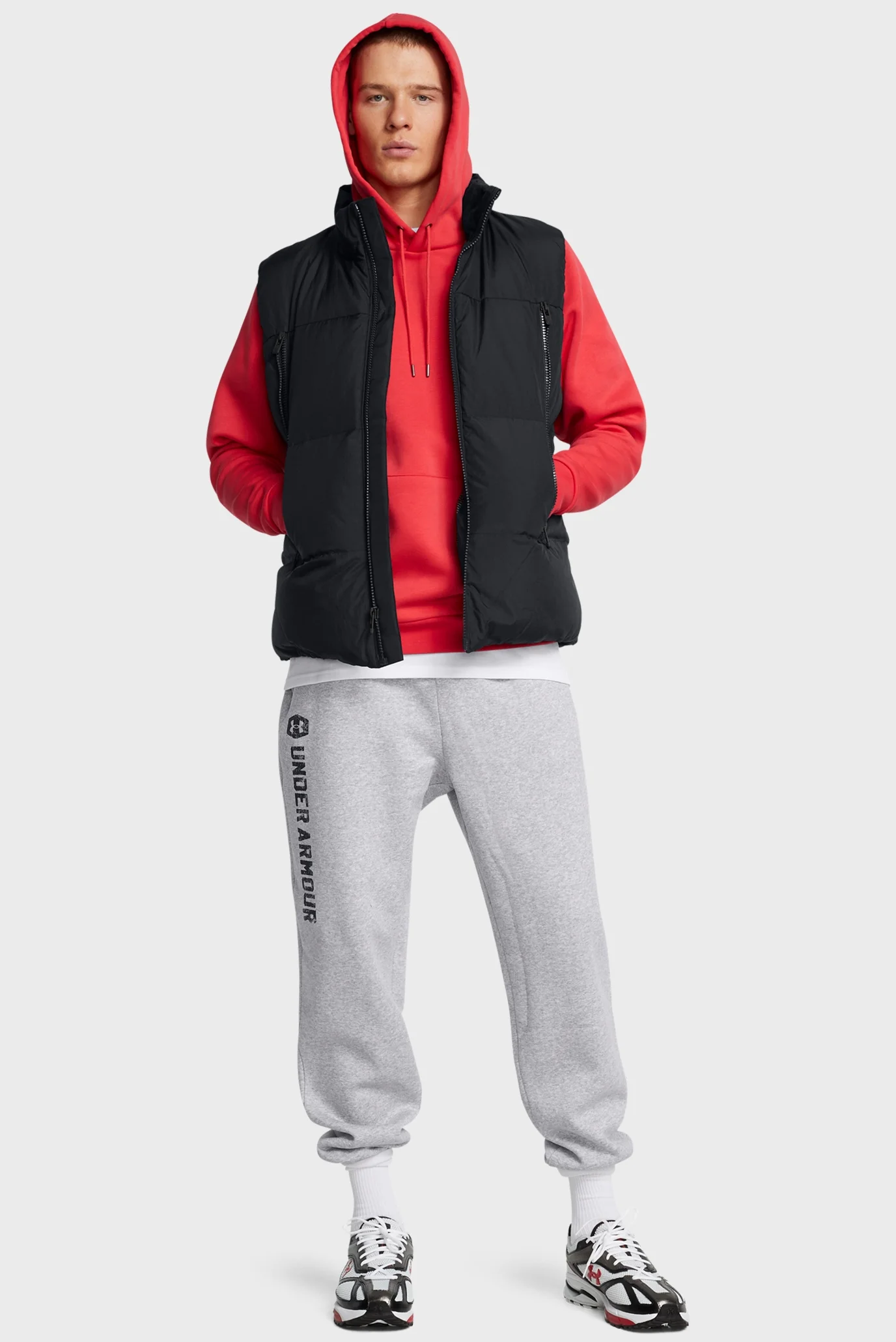 Мужской черный жилет LIMITLESS DOWN VEST Under Armour 1384642-001