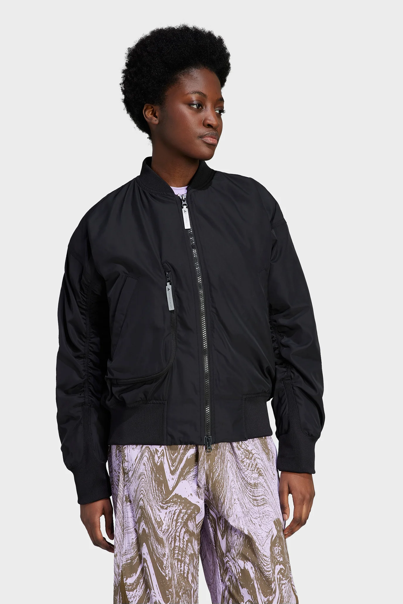 zhenskij-chernyj-bomber-adidas