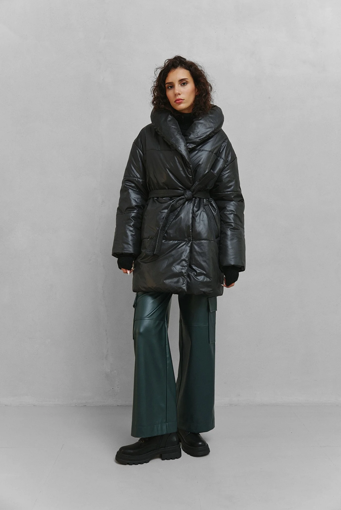 Женская черная куртка ANDRE TAN 37065P — MD-Fashion