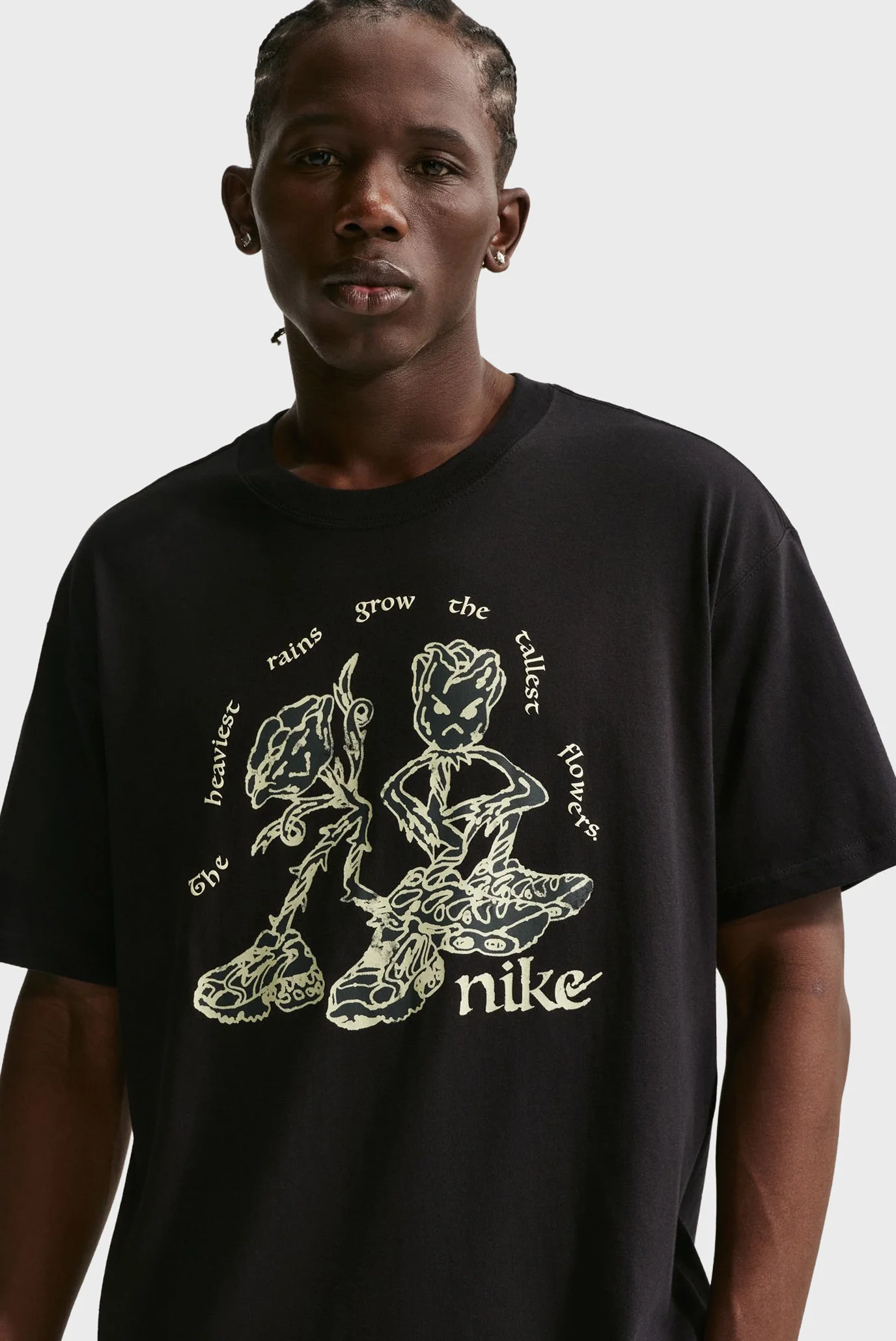 Мужская черная футболка U NSW TEE LSE TALL FLOWERS Nike II3688-010