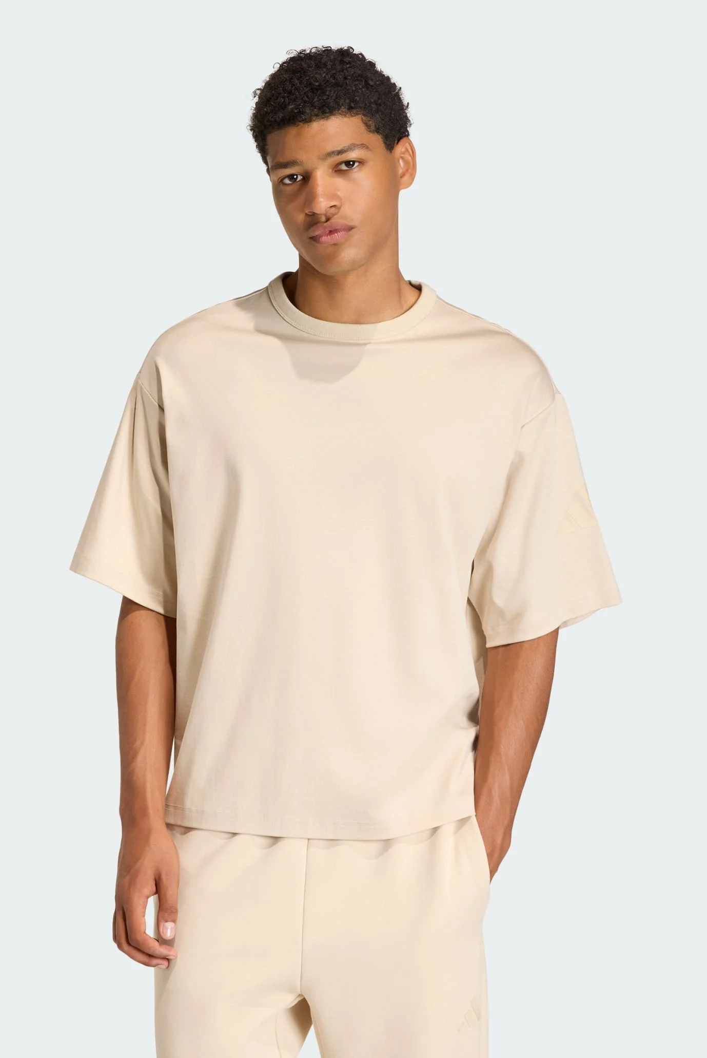 Мужская бежевая футболка Soft Lux adidas KE5899 — MD-Fashion