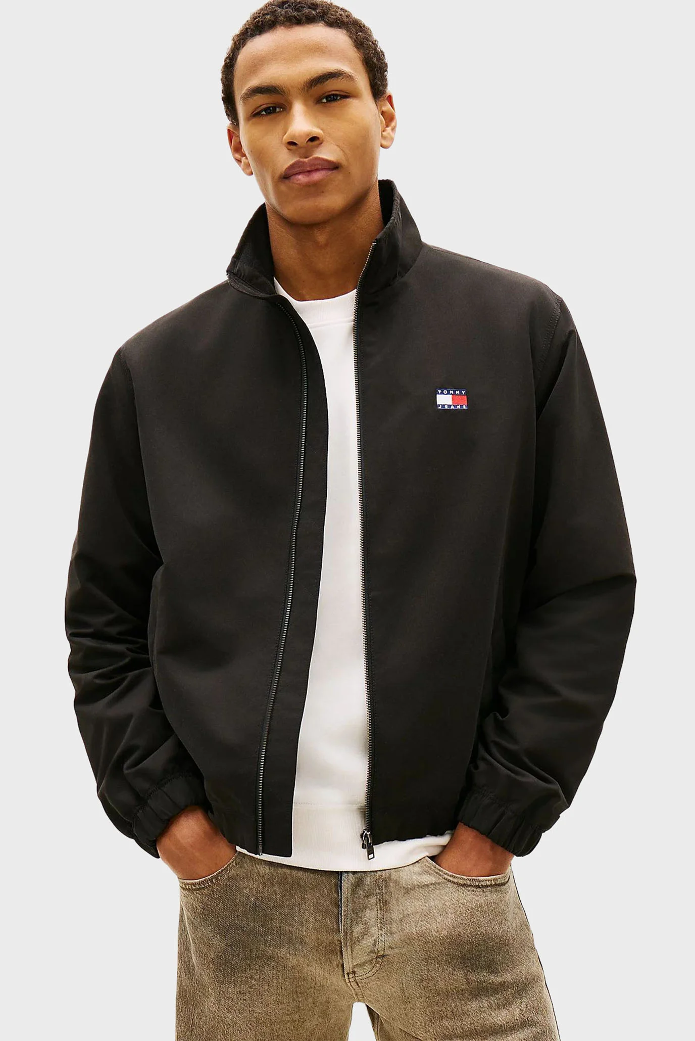 Чоловіча чорна куртка ESSENTIAL Tommy Jeans DM0DM22720 — MD-Fashion