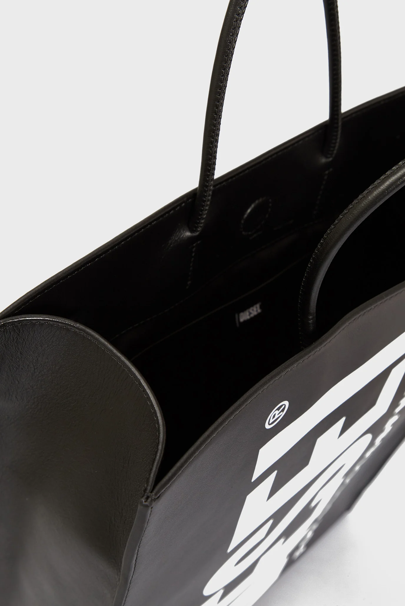 Женская черная кожаная сумка DSL SHOPPER Diesel X09020 P1245 — MD