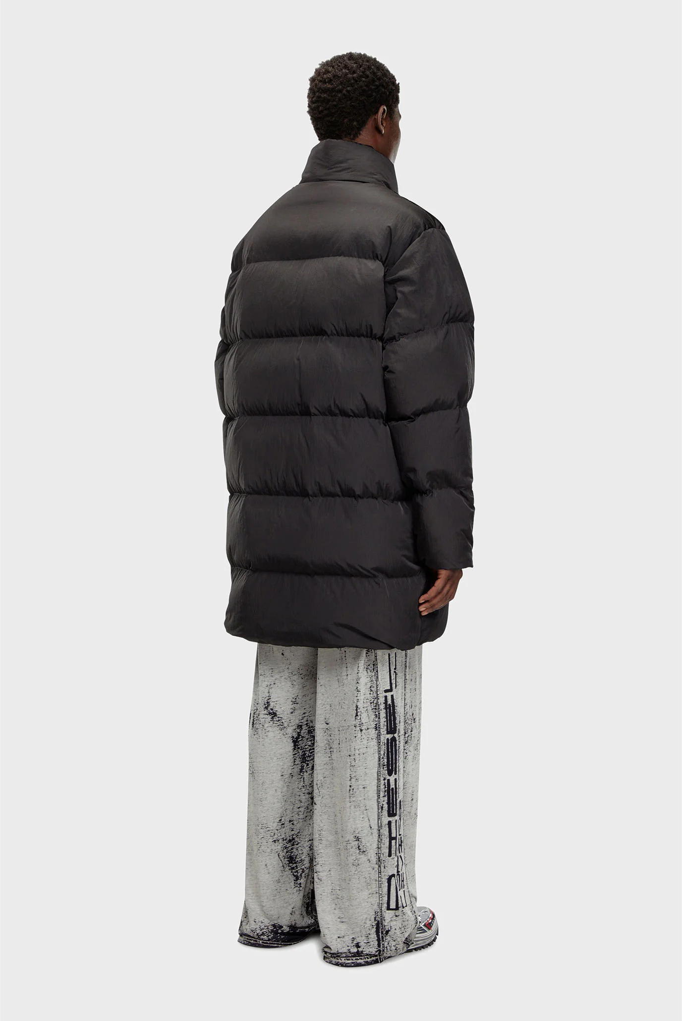 Мужской черный пуховик W-RAVEEL-LONG Diesel A14402 0GHBZ — MD-Fashion