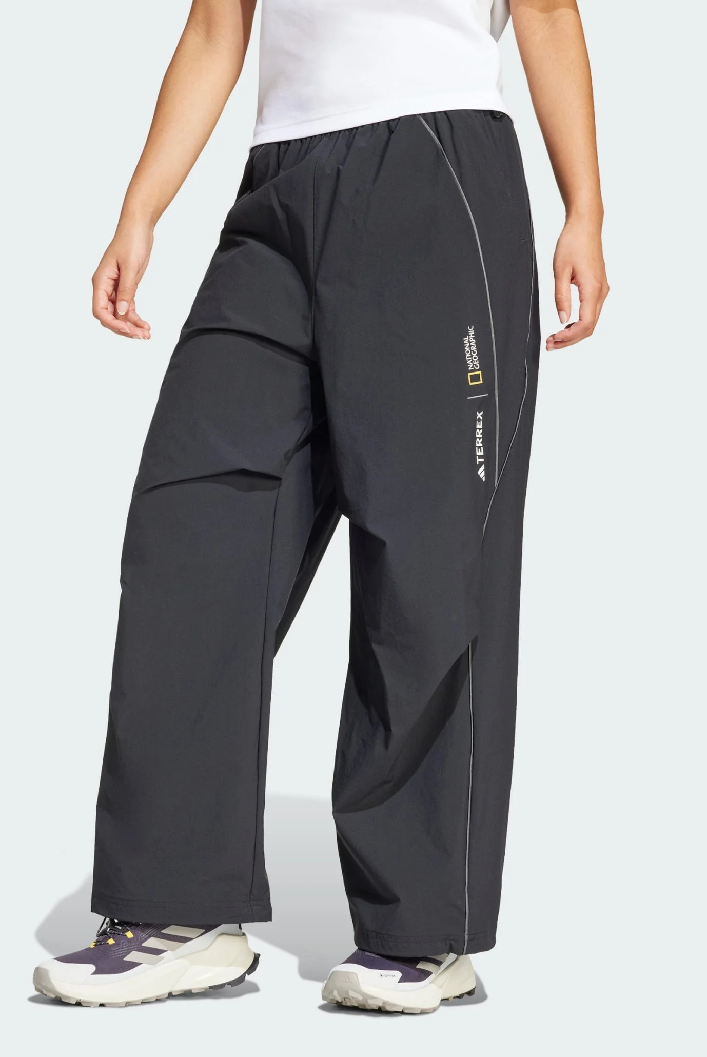 Женские черные спортивные брюки Nat Geo AEROREADY Woven adidas