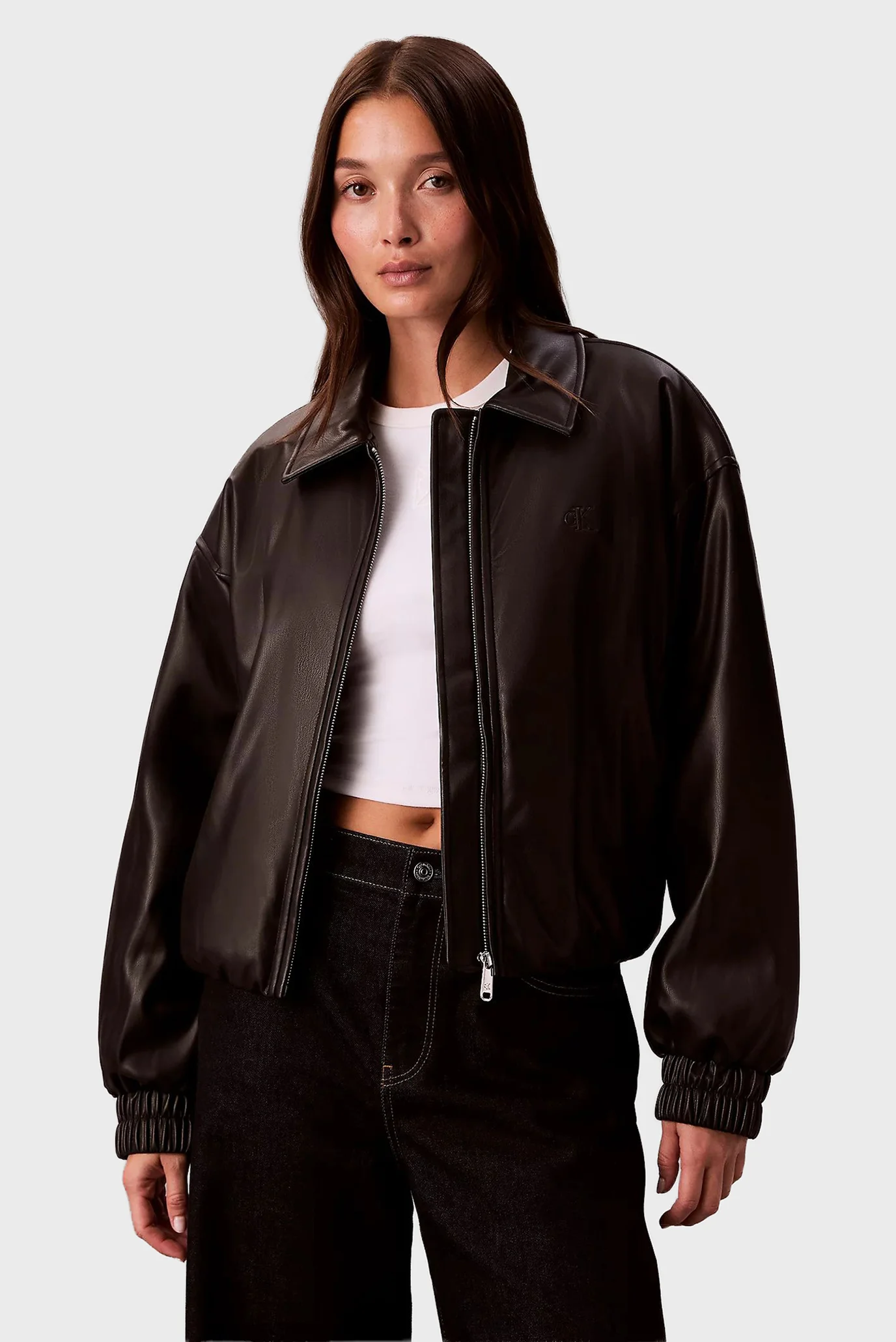 Женская черная куртка FAUX Calvin Klein Jeans LV047E507G — MD-Fashion