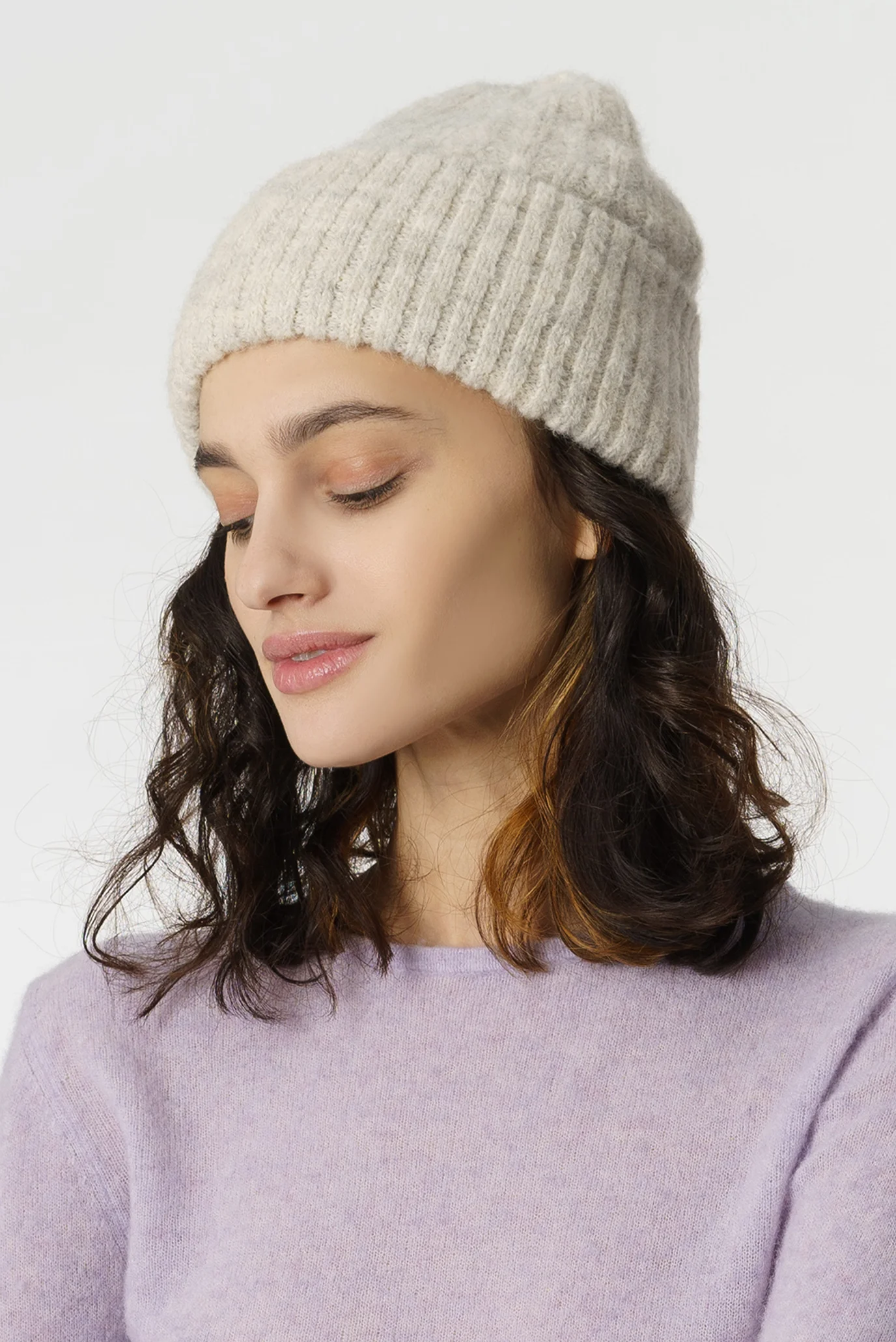 ビューティーワールド2 Женская бежевая шапка AMERICAN VINTAGE WT 19.100.02 — MD-Fashion